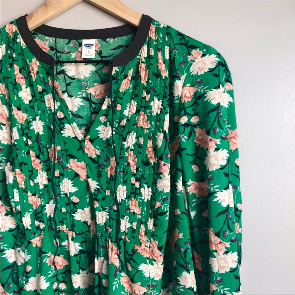 NWOT Pintuck Floral Kelly Green Boho Blouse Top - Picture 3 of 7
